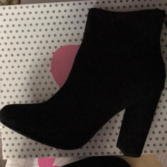 Boots - Picture 4 of 8